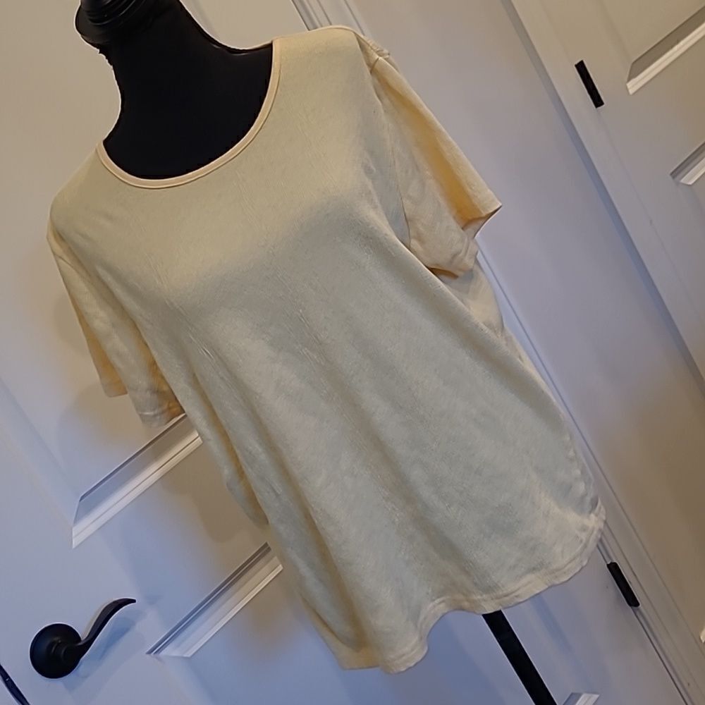 Sara Morgan sz M yellow textured fabric